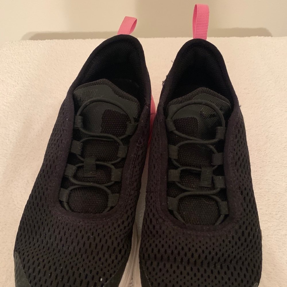 Nike girls sneakers